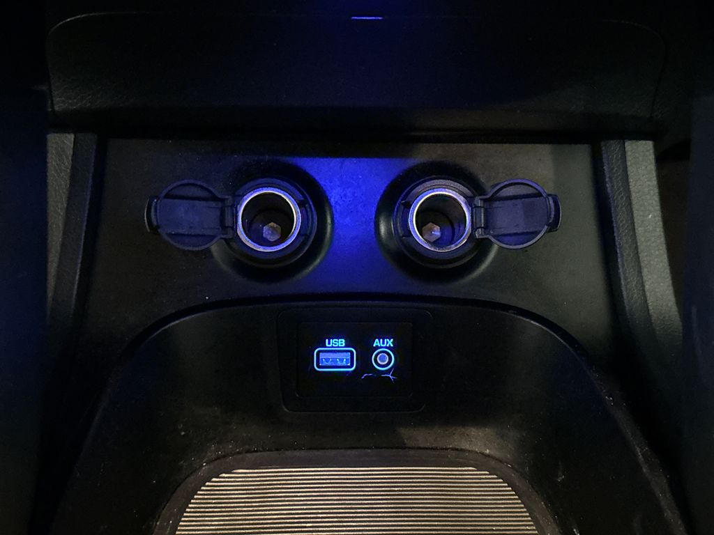 Used 2017 Blue Hyundai SE image 26