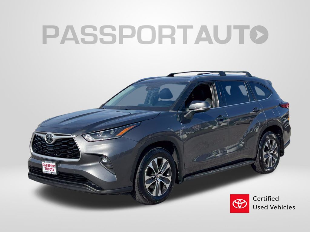 Magnetic Gray Metallic 2021 Toyota Highlander SUV / Crossover All-Wheel Drive Automatic