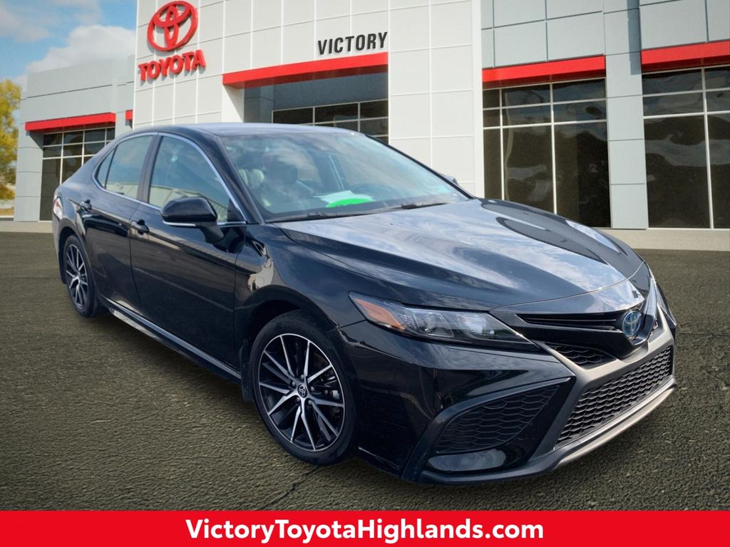 Midnight Black Metallic 2023 Toyota Camry Hybrid SE FWD Sedan Front-Wheel Drive Continuously Variable Transmission