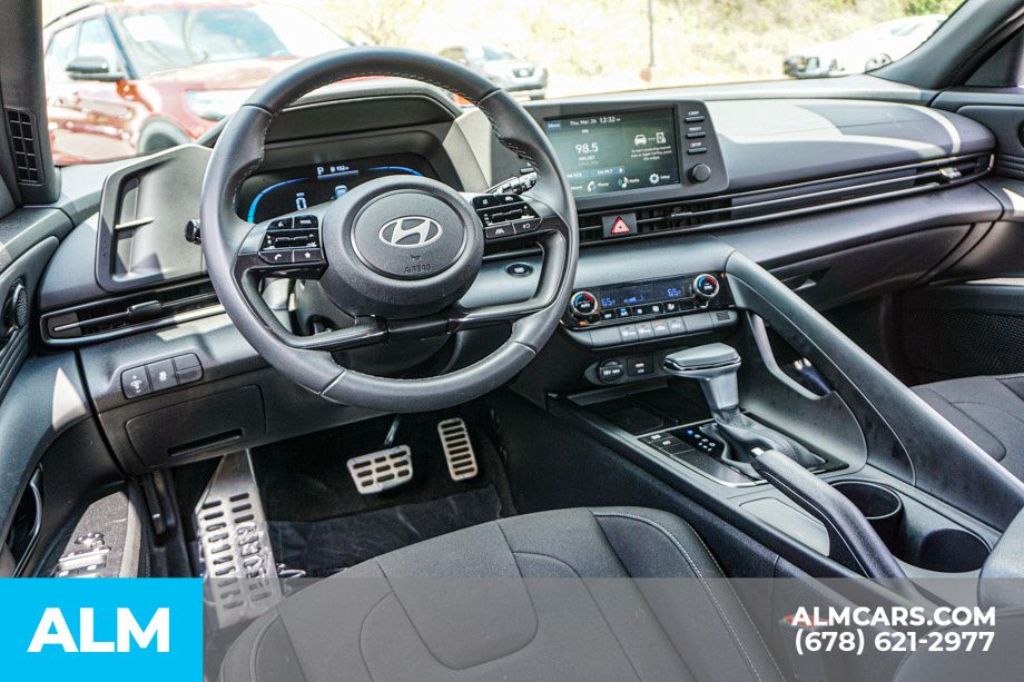 2025 Hyundai Elantra SEL - Photo 27