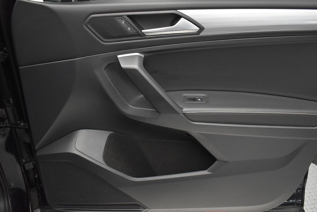 Thumbnail: 2024 Volkswagen Tiguan - 20