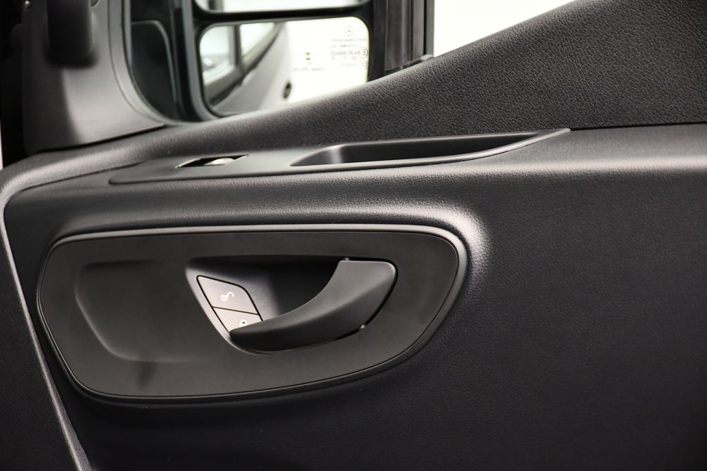 Thumbnail: 2025 Mercedes-Benz Sprinter - 27