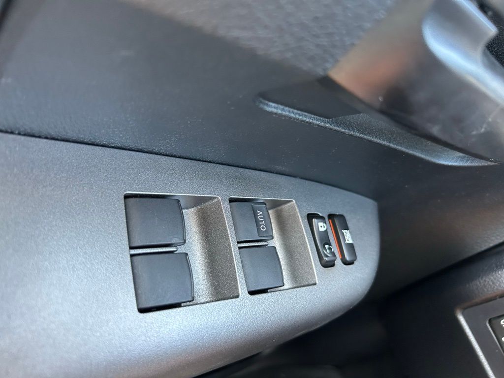 Thumbnail: 2011 Toyota Tundra - 23