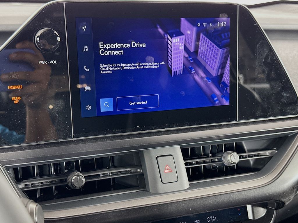 2025 Lexus UX 300h 12