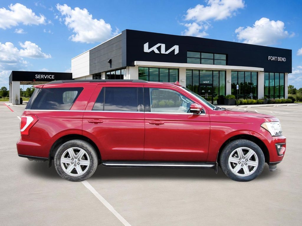 2018 Ford Expedition XLT Red at Autostrade