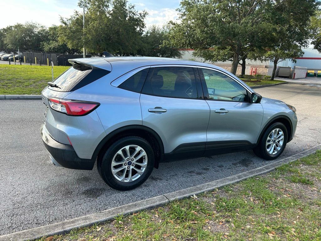 Thumbnail: 2022 Ford Escape - 6