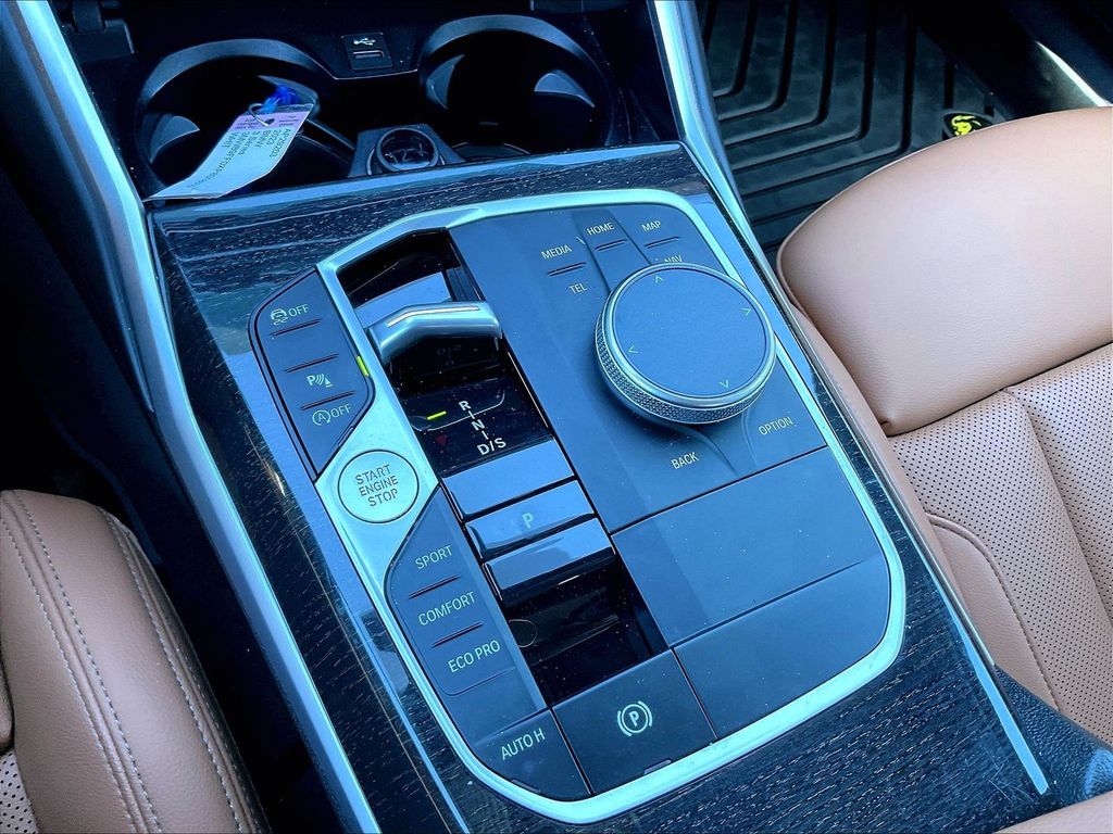2023 BMW 3 Series — photo 33