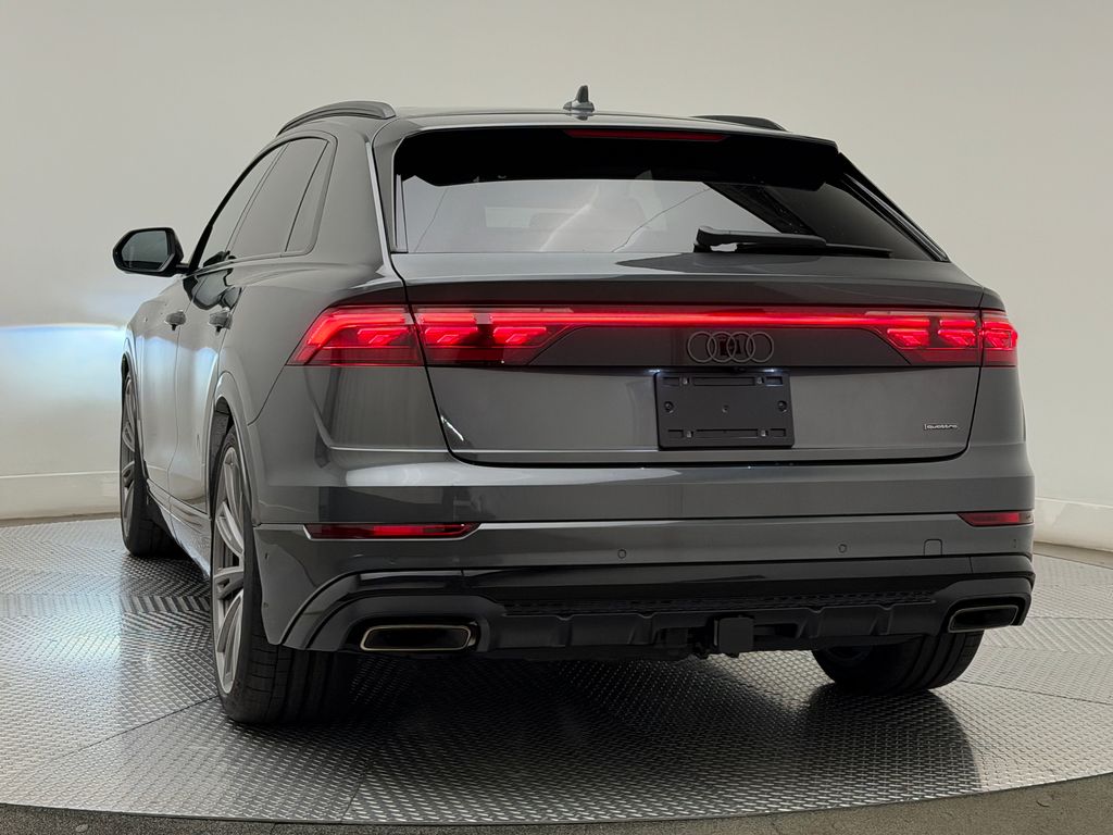 Thumbnail: 2026 Audi Q8 - 9