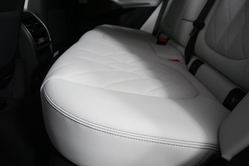 Thumbnail: 2026 BMW X5 - 14