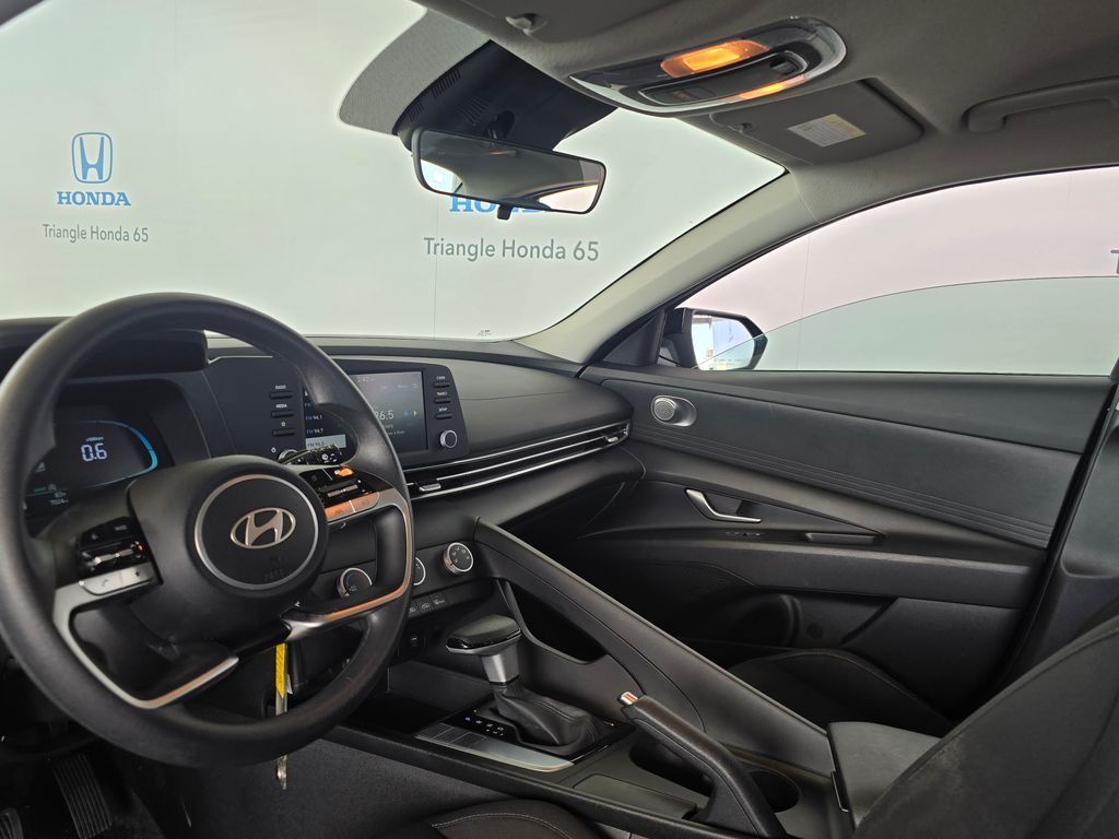 Thumbnail: 2025 Hyundai Elantra - 10