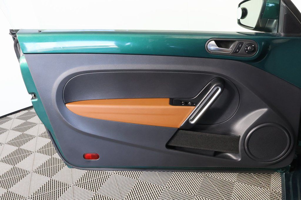 Thumbnail: 2017 Volkswagen Beetle - 12