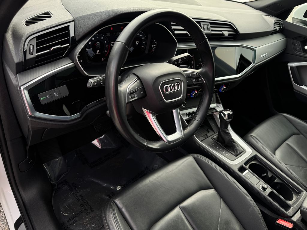 2024 Audi Q3 Premium 45 TFSI S line quattro Tiptronic