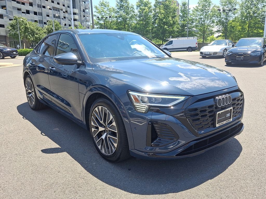 Thumbnail: 2024 Audi Q8 e-tron - 3