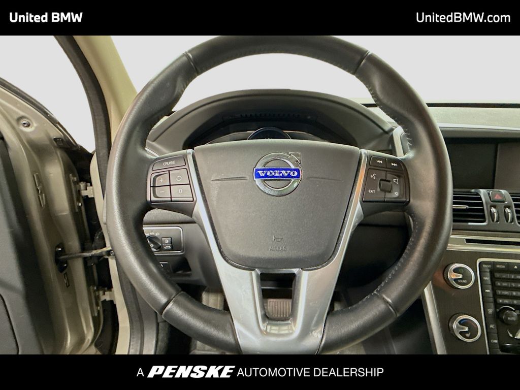 Thumbnail: 2016 Volvo XC60 - 6