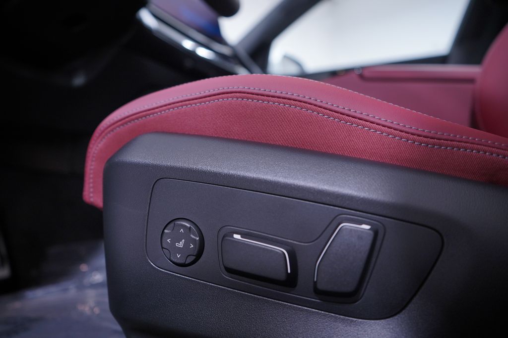 Thumbnail: 2026 BMW 5 Series - 12