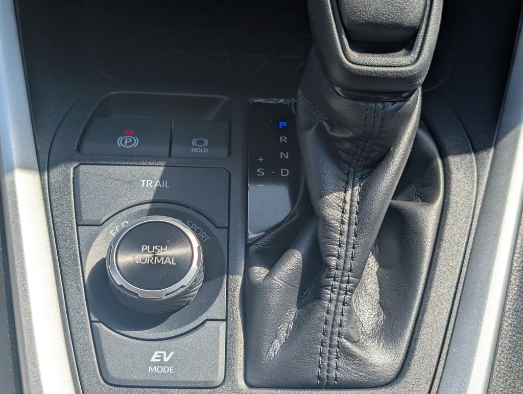 Used 2024 Red Toyota XLE image 17
