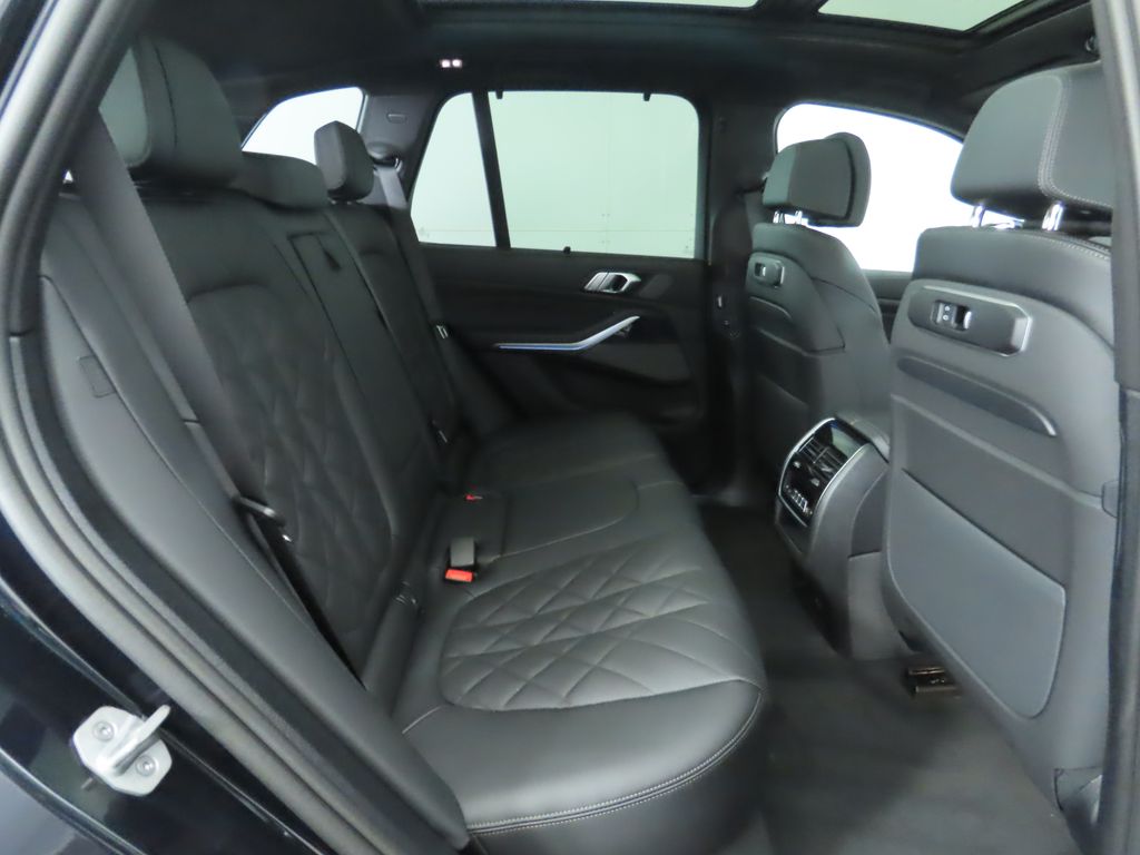 Thumbnail: 2026 BMW X5 - 23