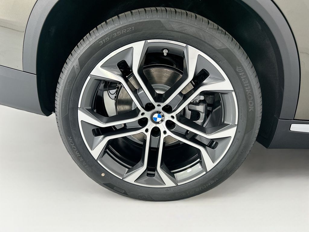 Thumbnail: 2026 BMW X5 - 32