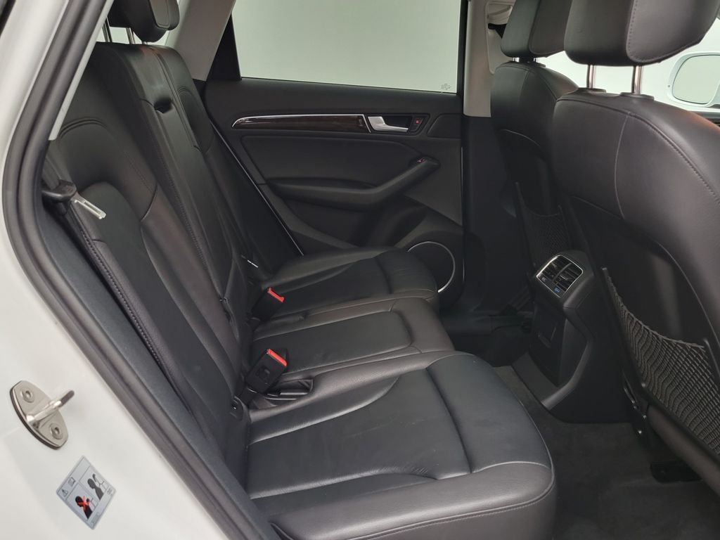 Thumbnail: 2016 Audi Q5 - 16