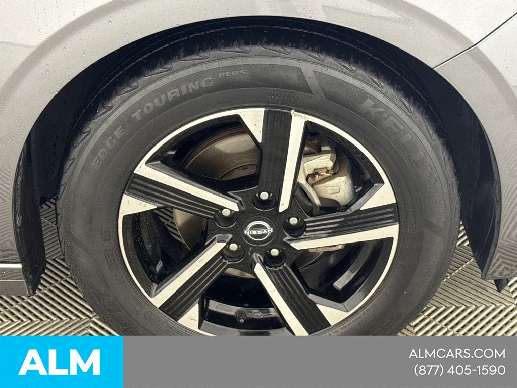 Used 2024 Gray Nissan SV image 16