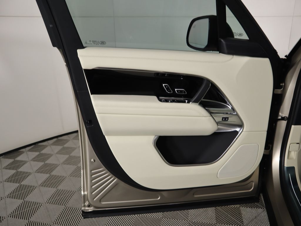 Thumbnail: 2026 Land Rover Range Rover - 26