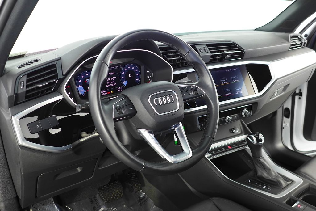 Thumbnail: 2022 Audi Q3 - 30