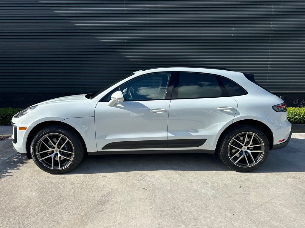 Thumbnail: 2023 Porsche Macan - 2