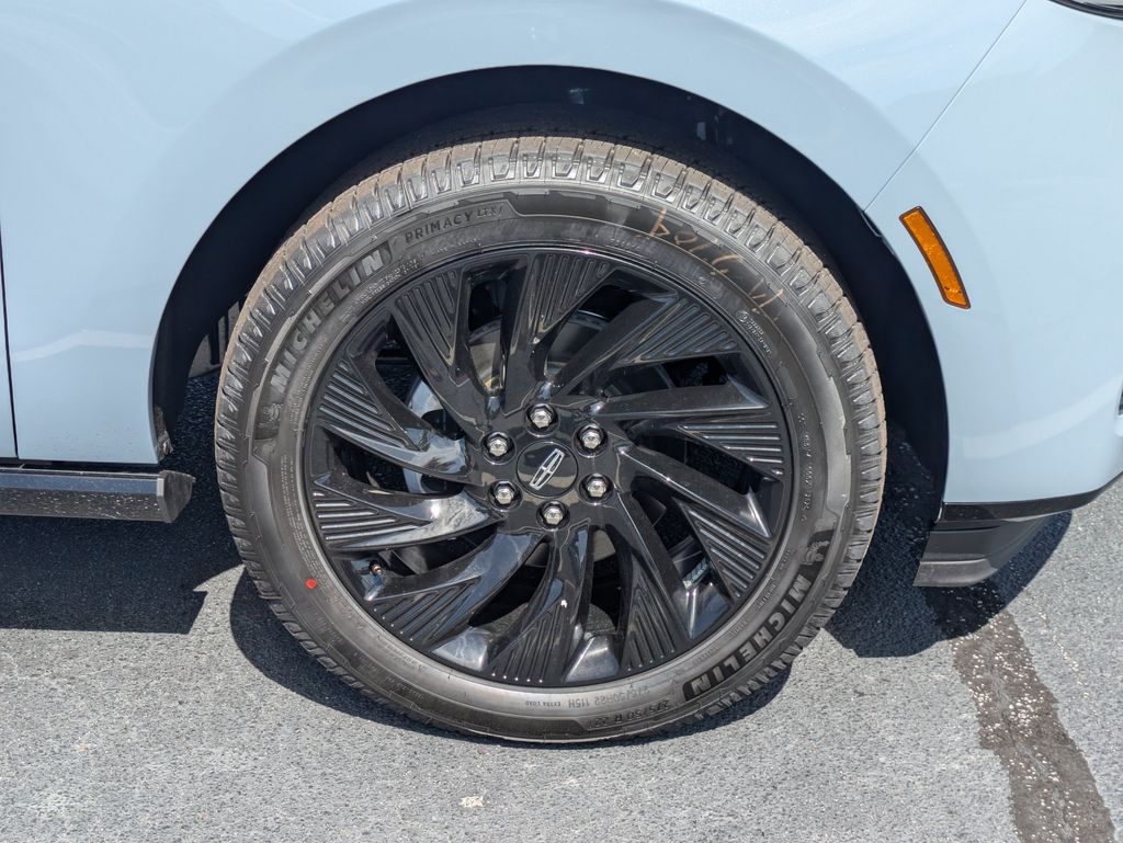 2027 Lincoln Navigator 