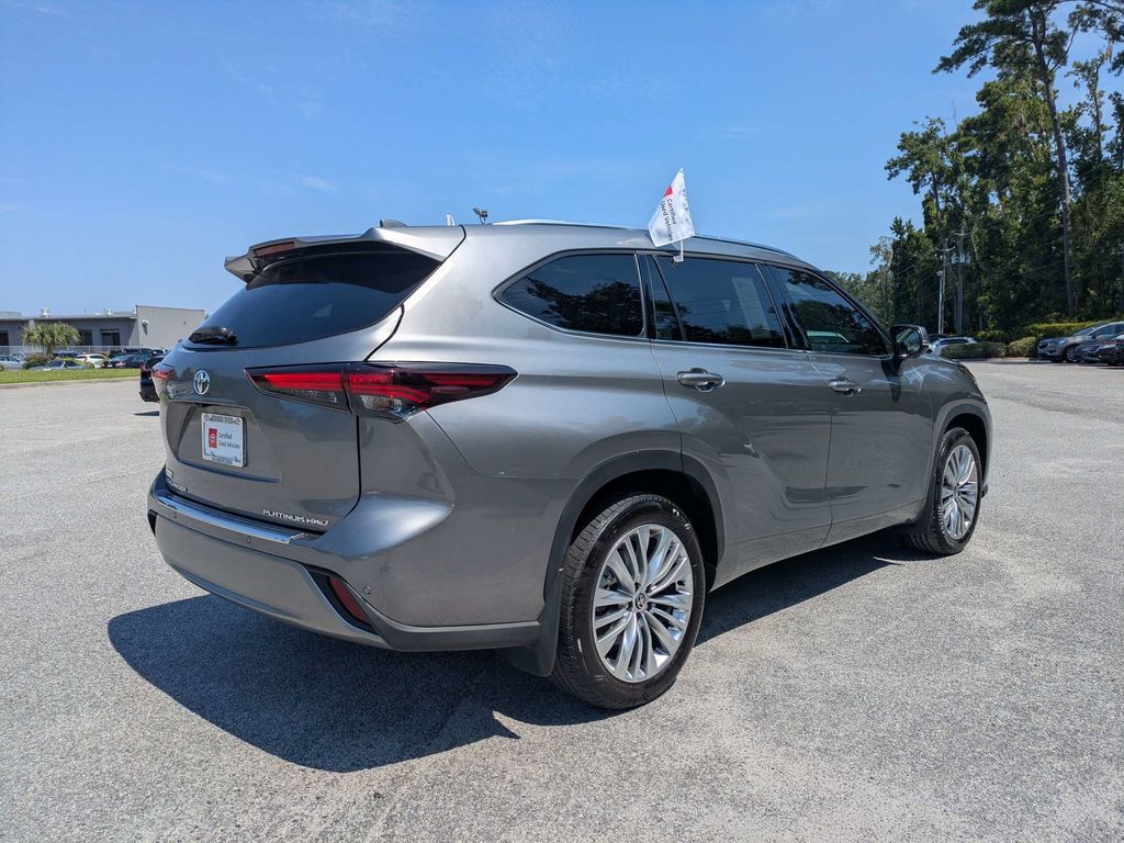 Used 2025 Toyota Highlander SUV