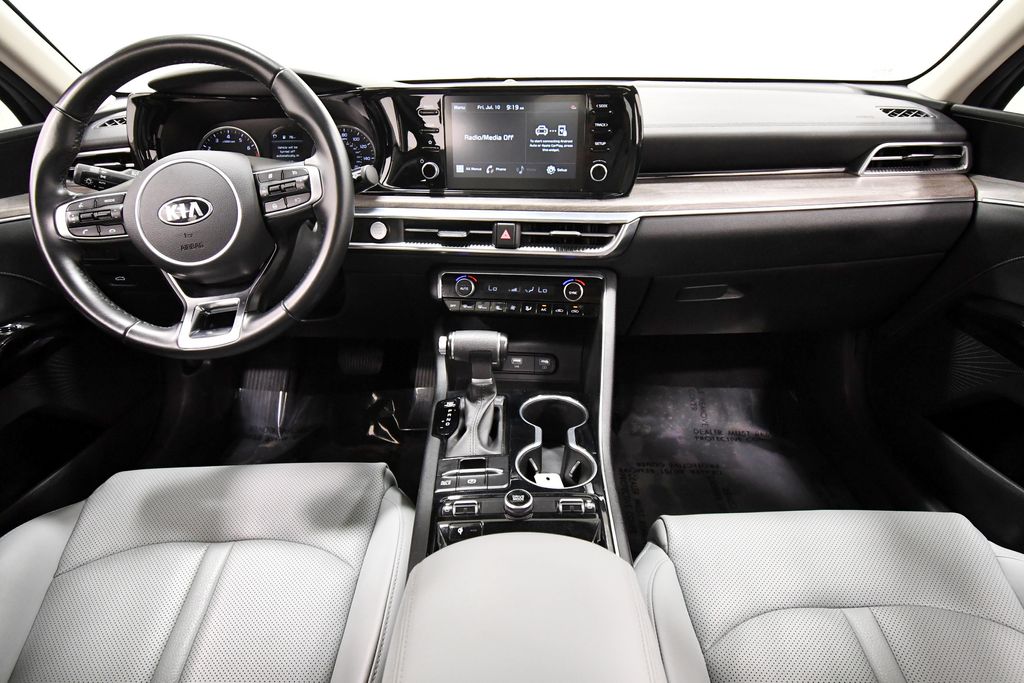 View vehicle photo 3