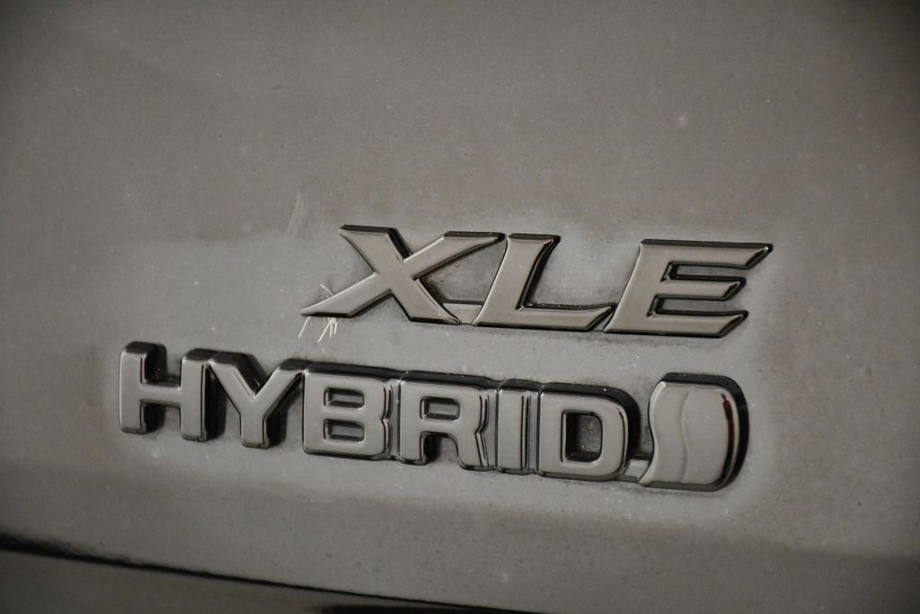 2023 Toyota Sienna XSE 9