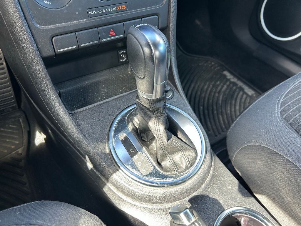 Thumbnail: 2012 Volkswagen Beetle - 24