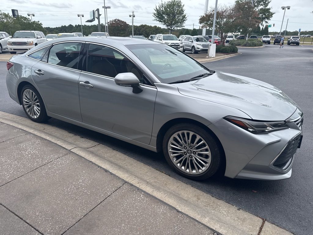 2020 Toyota Avalon Limited photo 2