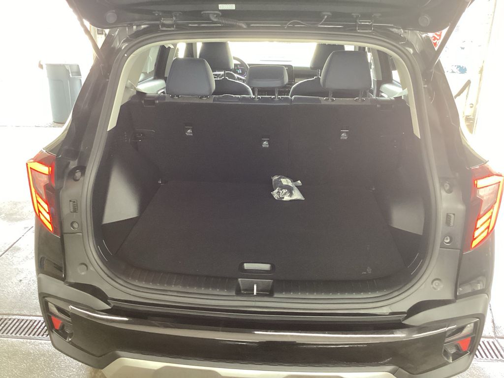 Used 2025 Kia Seltos SUV
