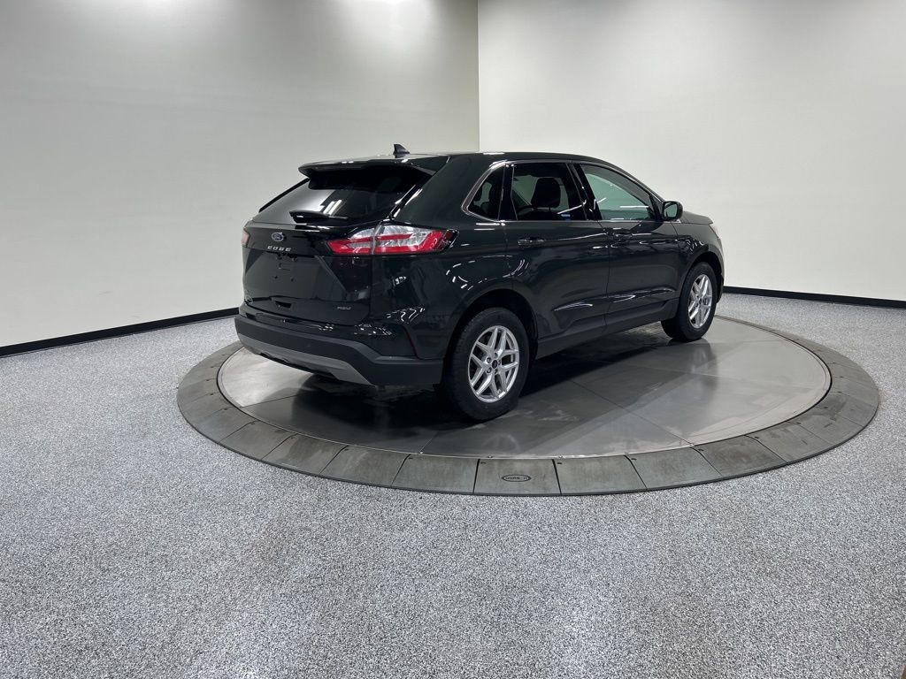 used 2024 Ford Edge car, priced at $29,407
