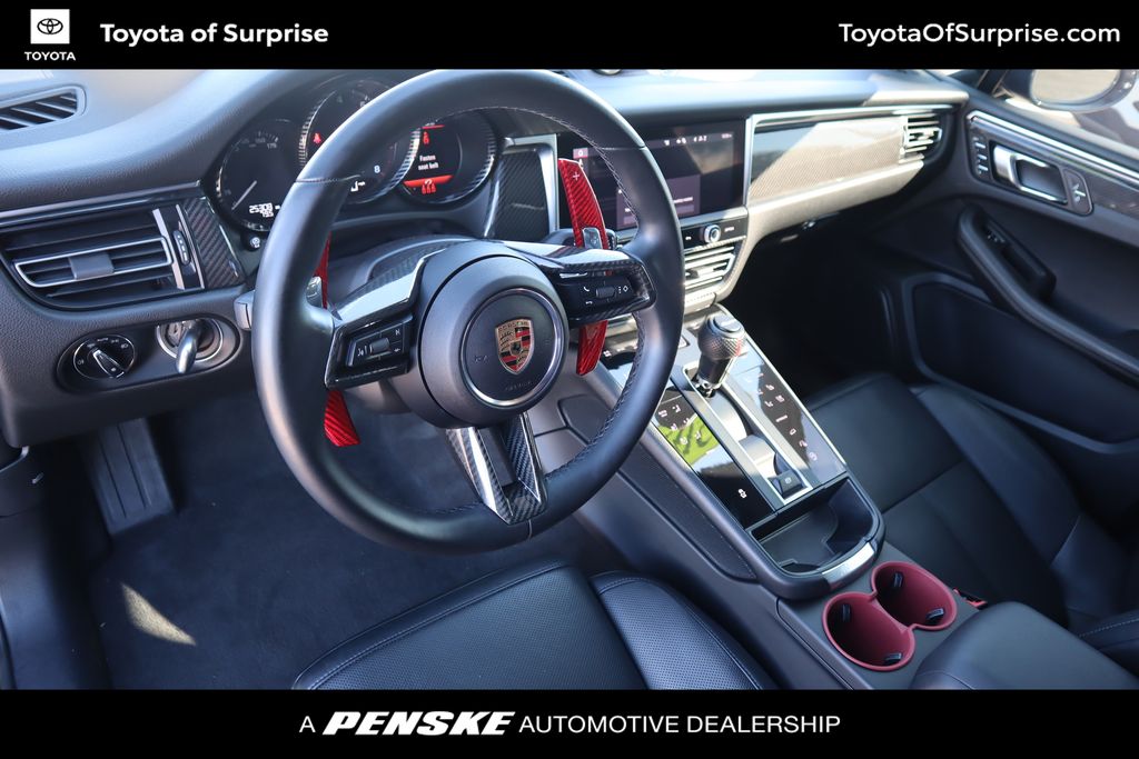 Thumbnail: 2024 Porsche Macan - 1