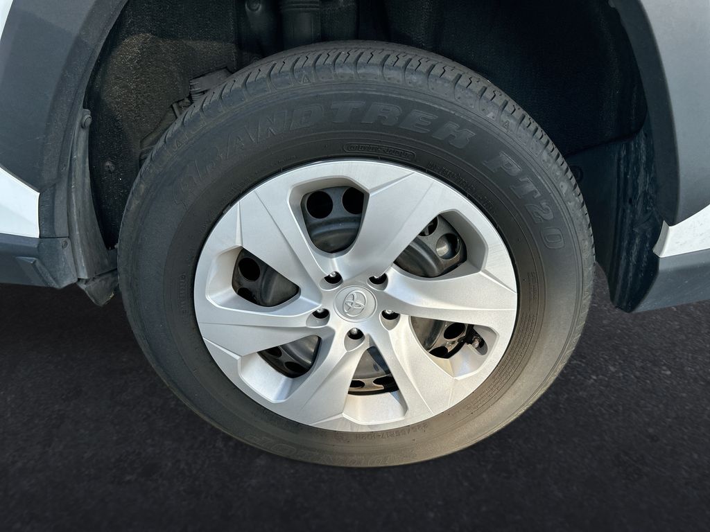 Thumbnail: 2024 Toyota RAV4 - 10