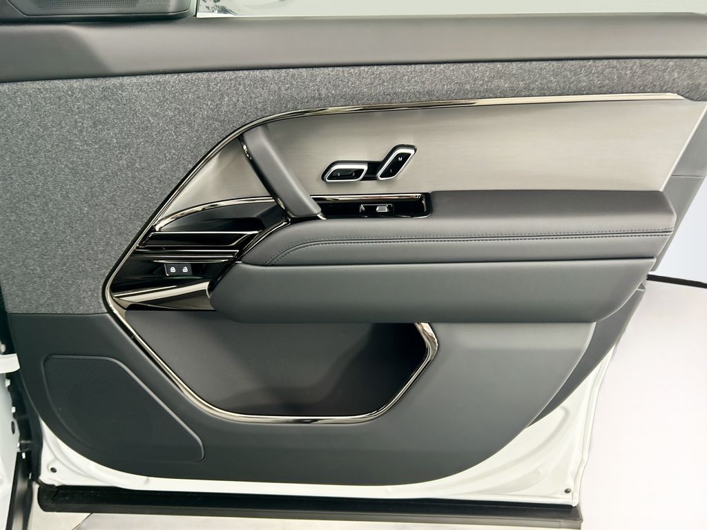 Thumbnail: 2026 Land Rover Range Rover Sport - 24