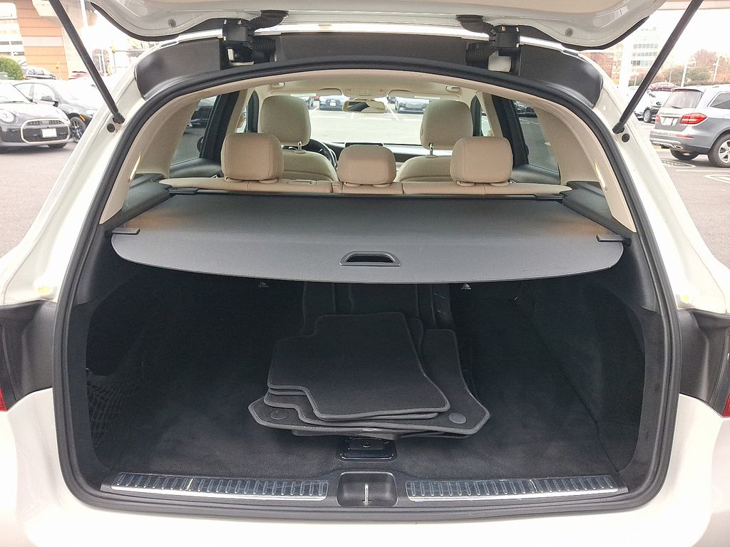 Thumbnail: 2017 Mercedes-Benz GLC - 28