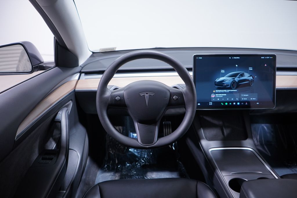 Thumbnail: 2023 Tesla Model 3 - 11