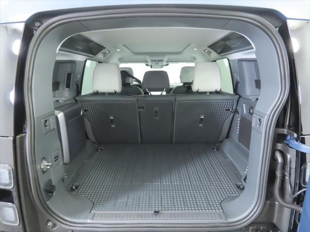 Thumbnail: 2026 Land Rover Defender - 28