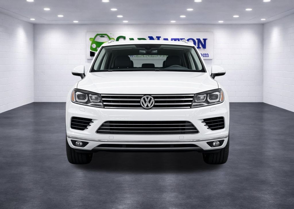 Photo 2 of 2016 Volkswagen Touareg VR6 FSI