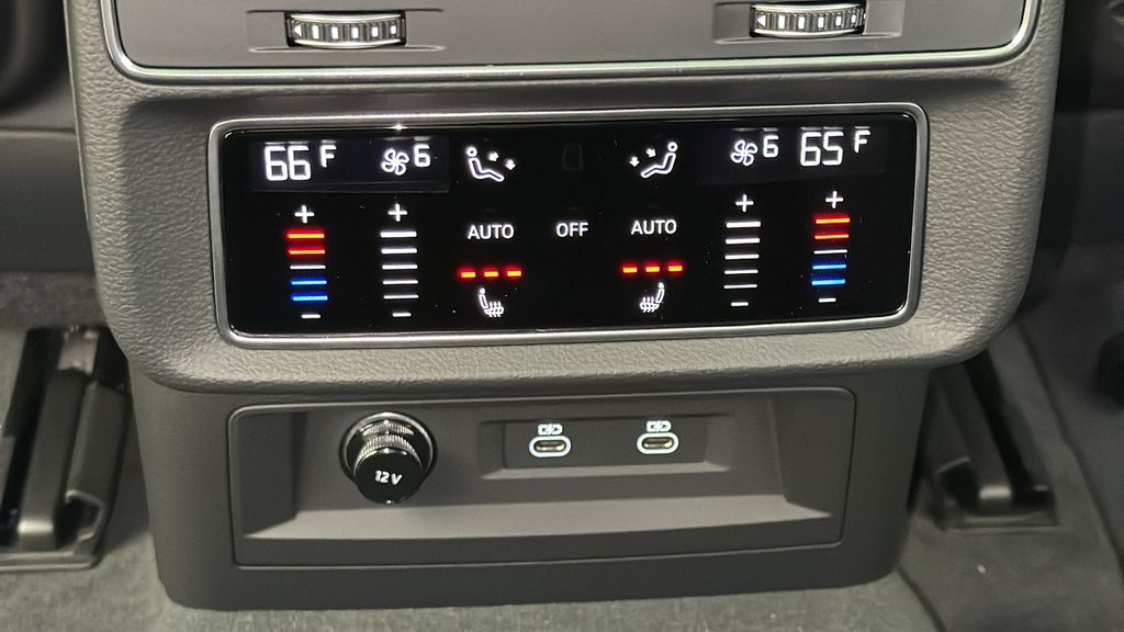 Thumbnail: 2024 Audi SQ8 - 24