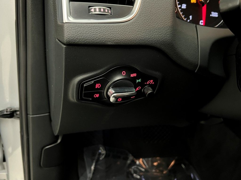 Thumbnail: 2014 Audi Q5 - 32