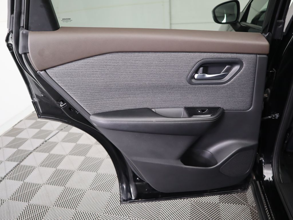 Thumbnail: 2023 Nissan Rogue - 26