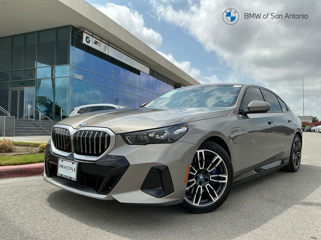 Gray (Oxide Grey Metallic) 2025 BMW 5 Series Sedan All-Wheel Drive 8-Speed Automatic