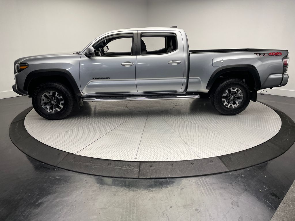 Thumbnail: 2022 Toyota Tacoma - 8