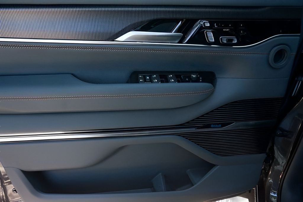 Used Car 2024 Jeep Grand Wagoneer  Utility Series Iii Four Wheel Drive For Sale Under $90,000 In Austin, Texas