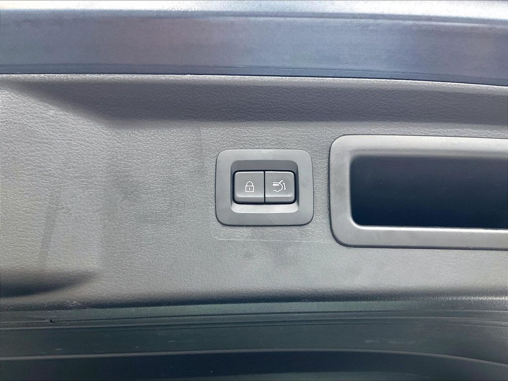 2025 Mazda CX-50 — photo 35