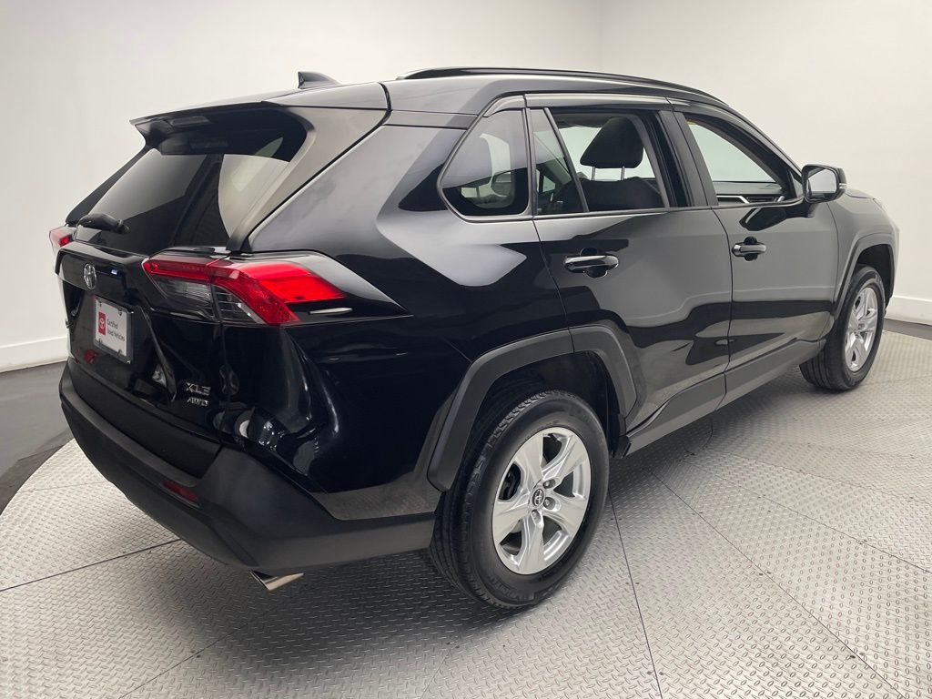 2021 Toyota RAV4 XLE 5